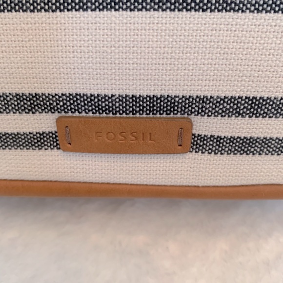 Fossil tote - Picture 3 of 16